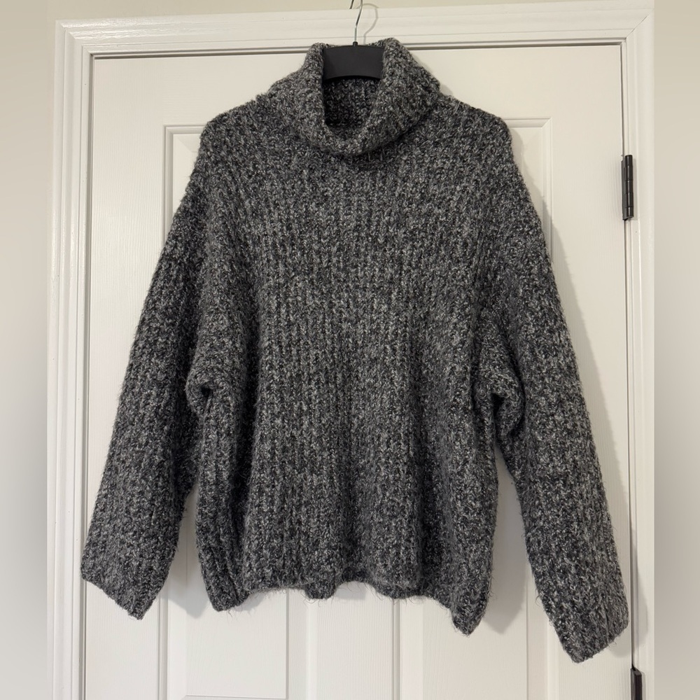 Zara Chunky Knit Turtleneck Sweater